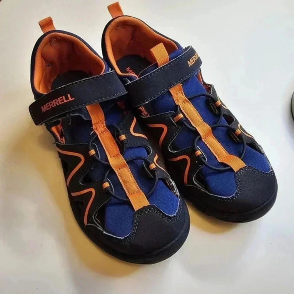 Merrell hydro big kid size 4 sandals